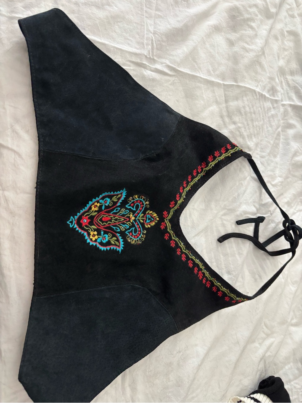 Genuine vintage suede embroidered halter top - Picture 2 of 3